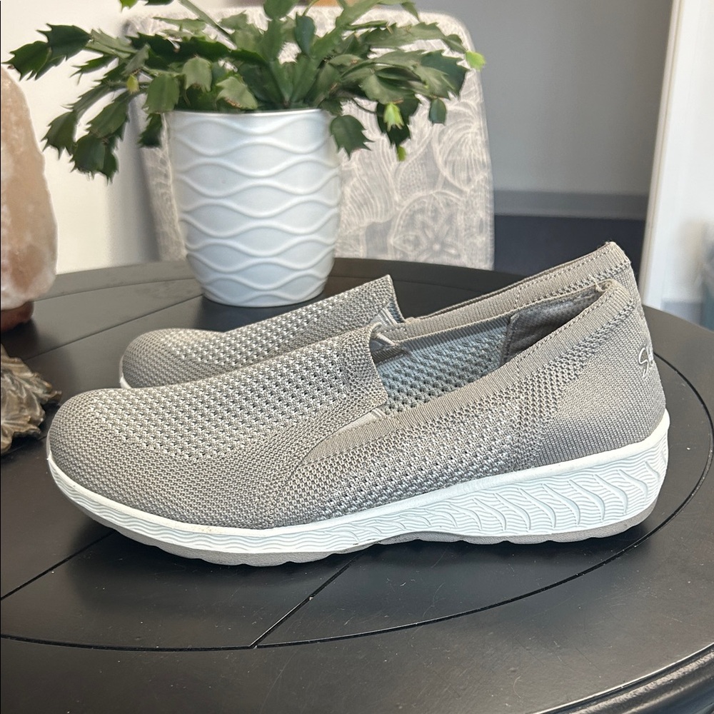 Skechers Slip-On Knit Walking Sneakers - Light Gray/Tan Size 9 - Picture 2 of 7